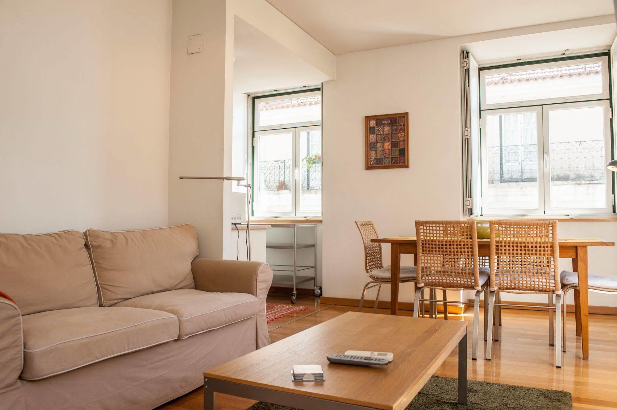 Chiado Apartments Lisbon Exterior photo
